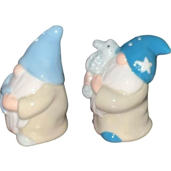 stoneware beach gnome Salt And Pepper Set - Picture 2 of 4